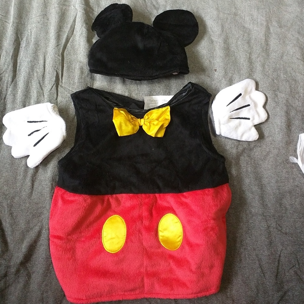 Adorable Mickey costume!!