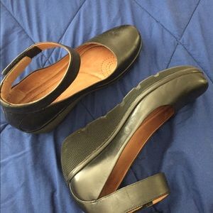 Clarks size 9.5