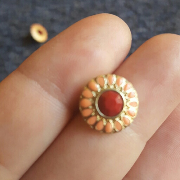 Red, pink, gold studs - Picture 2 of 2
