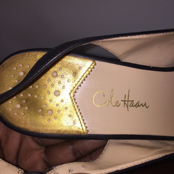 FLASH SALE!!  Cole Haan Heels - Picture 3 of 5