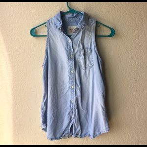 Chambray sleeveless collard top