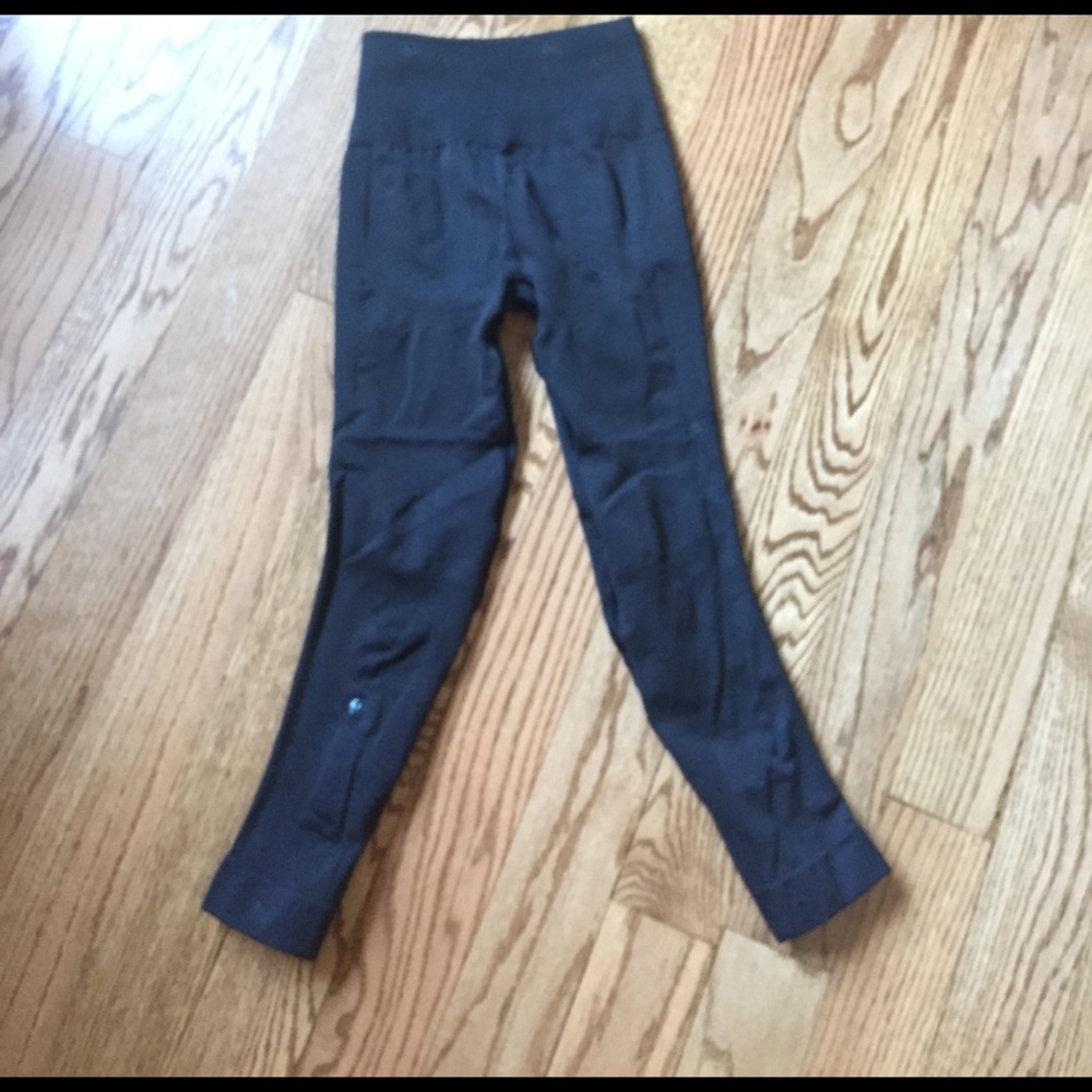 Never been worn lulu leggings!
