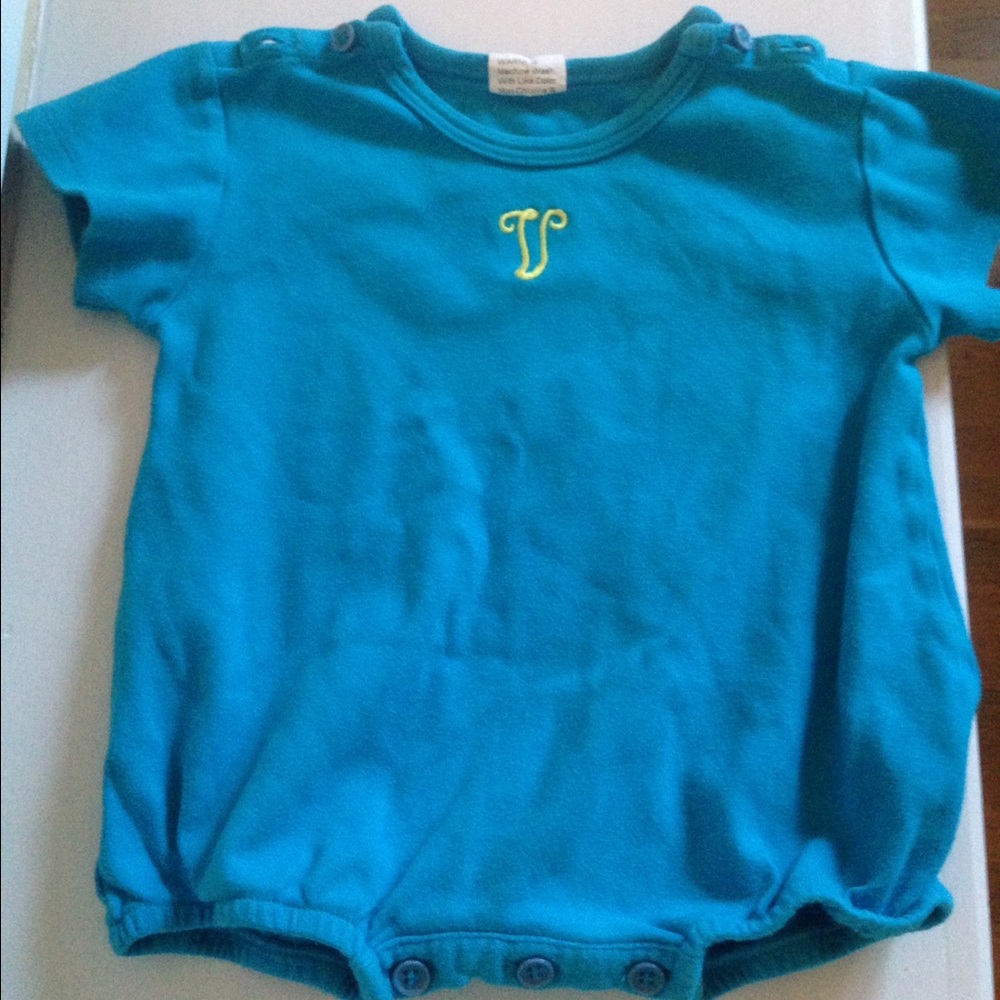 Boutique Blanks V monogram onesie 3m