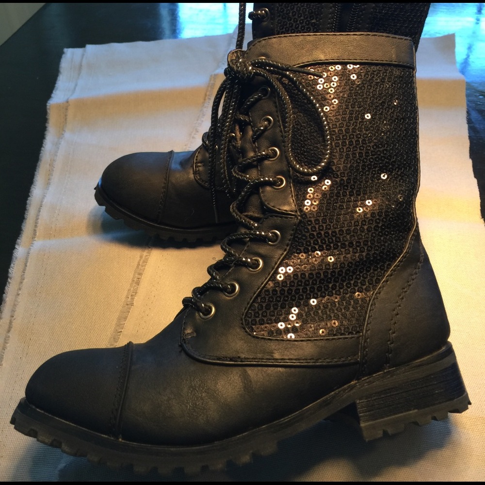 EUC Girls Gia-Mia combat/dance boots
