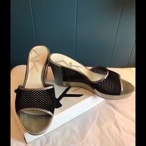 Anne Klein Funky summer wedges