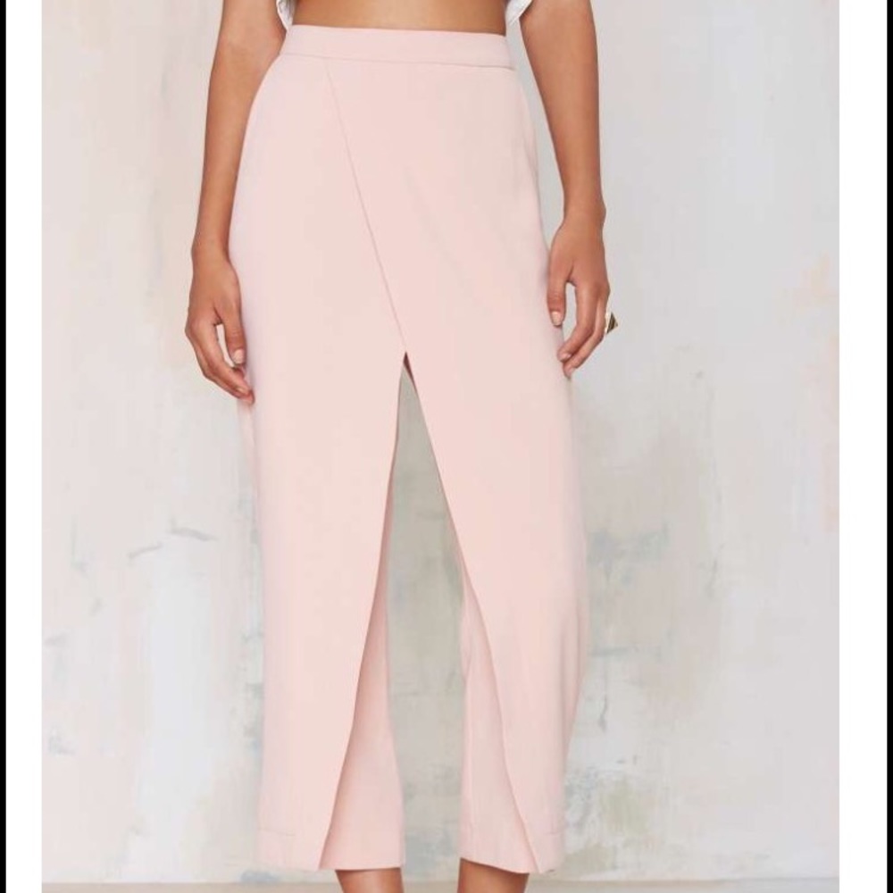 NEW - blush skirt/pant/skort style pants -Nastygal