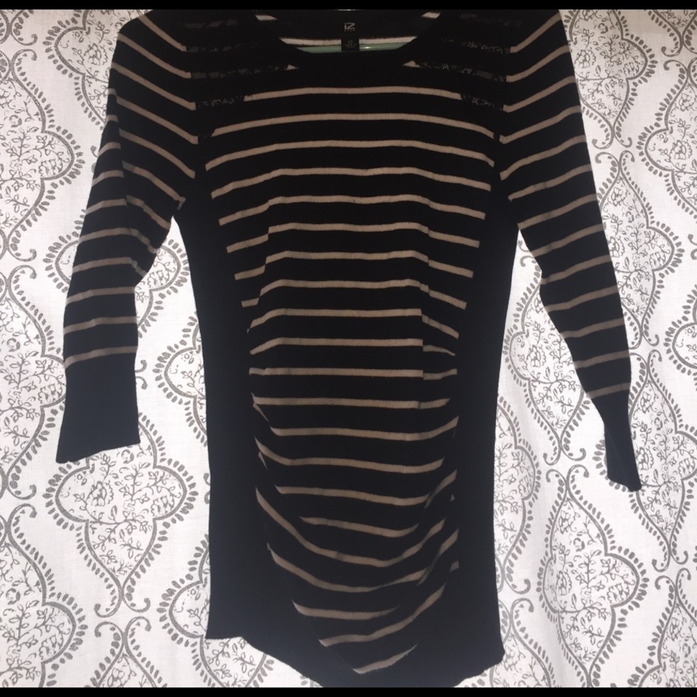 Mid sleeve top