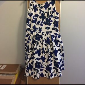 Swing dress with stretch.