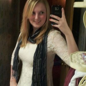 Meet your Posher, Holly