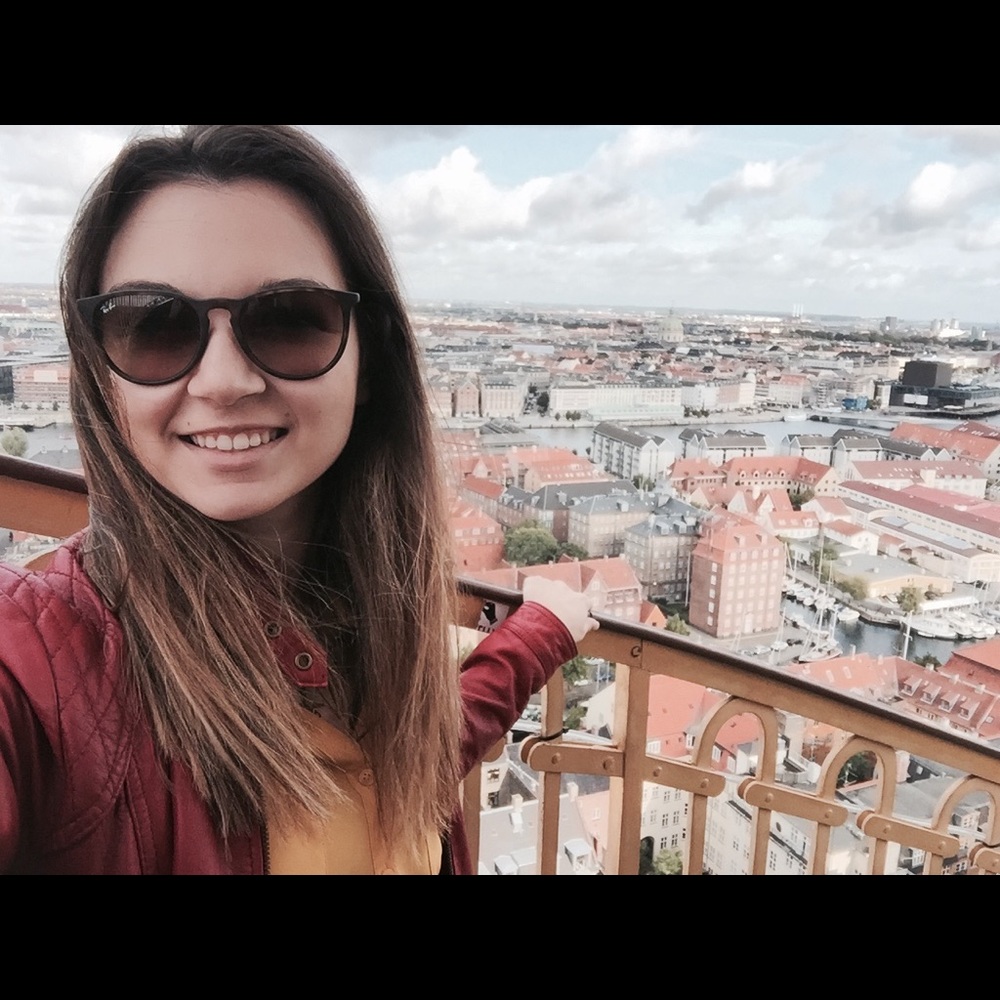 Meet your Posher, Courtney