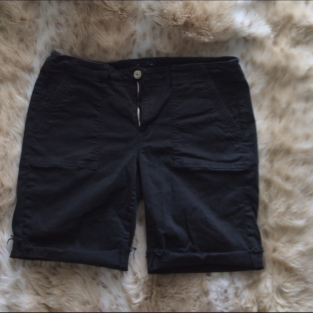 American Eagle size 12 above the knee shorts