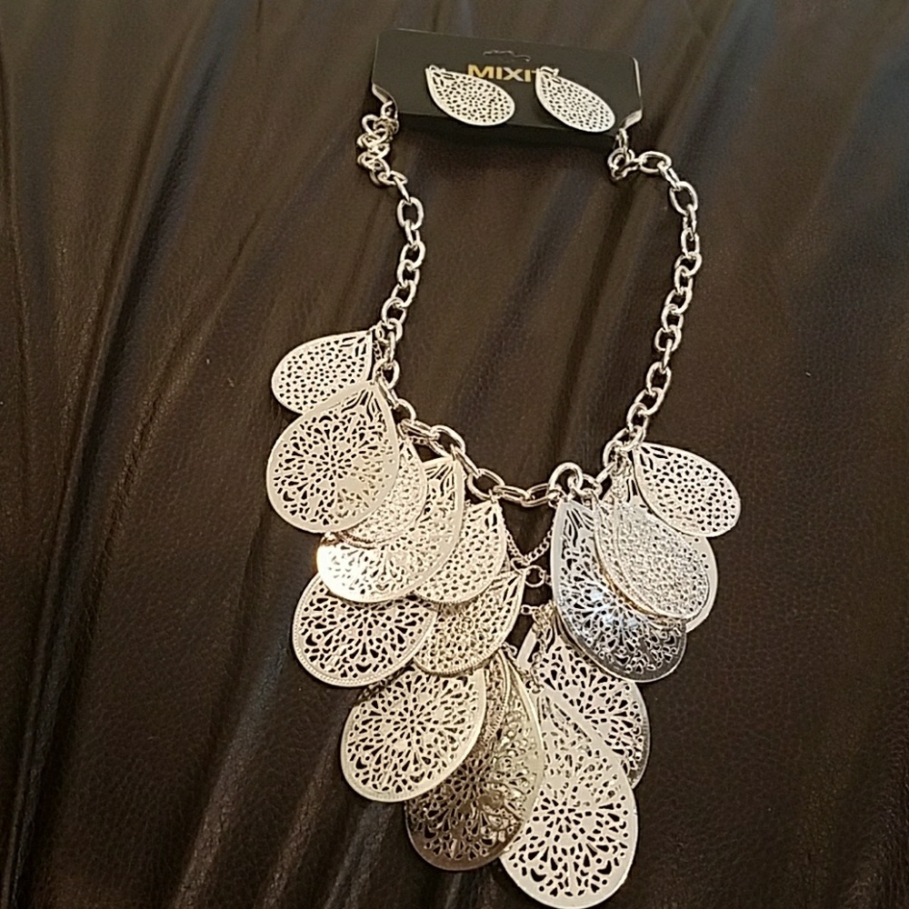 Silver necklace and earring set