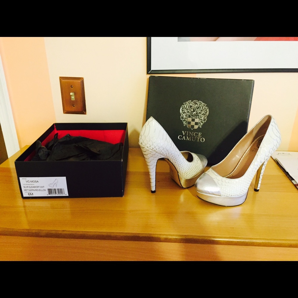 Vince Camuto Mosa Silver Gleam/ Off White Pumps