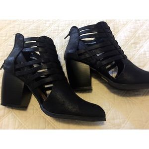 Nadia Boots