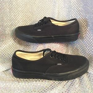 VANS CORE CLASSICS ‼️DUAL LISTING MEN SIZE 7‼️