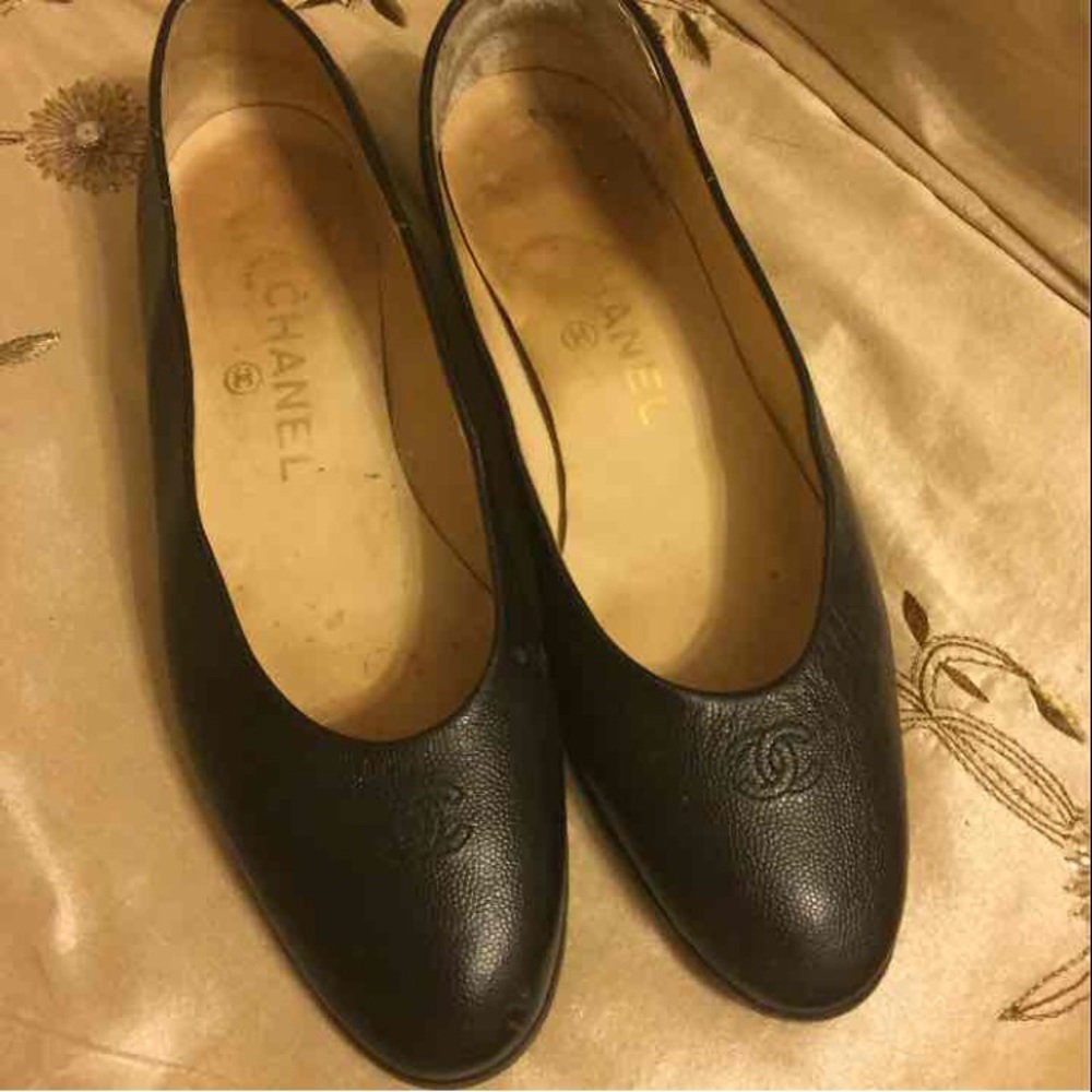AUTHENTIC CHANEL FLATS
