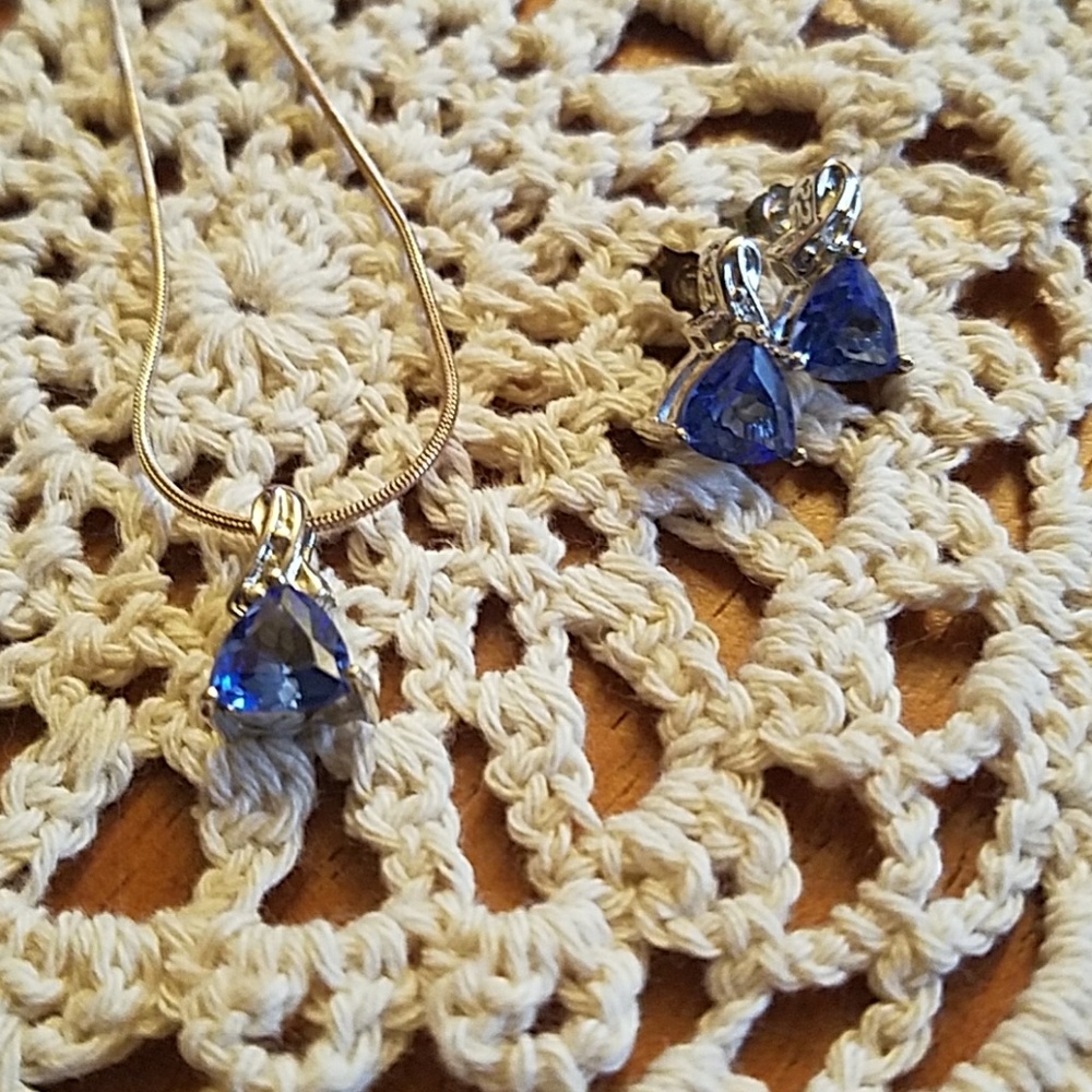 Tanzanite Stering Silver Necklace & Earrings Set