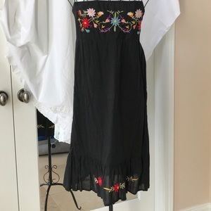 ᔕTᖇᗩᑭᒪEᔕᔕ ᗪᖇEᔕᔕ