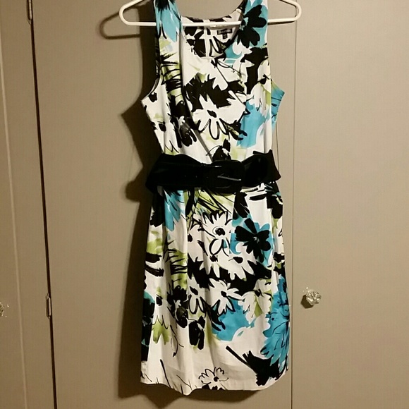 Spring cocktail dress - Picture 1 of 4