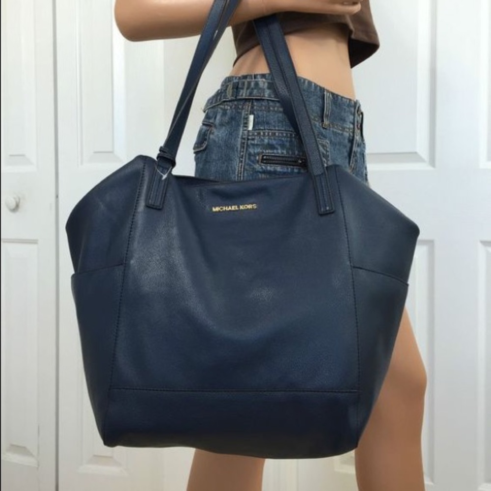 Michael Kors Ashbury bag *Navy*
