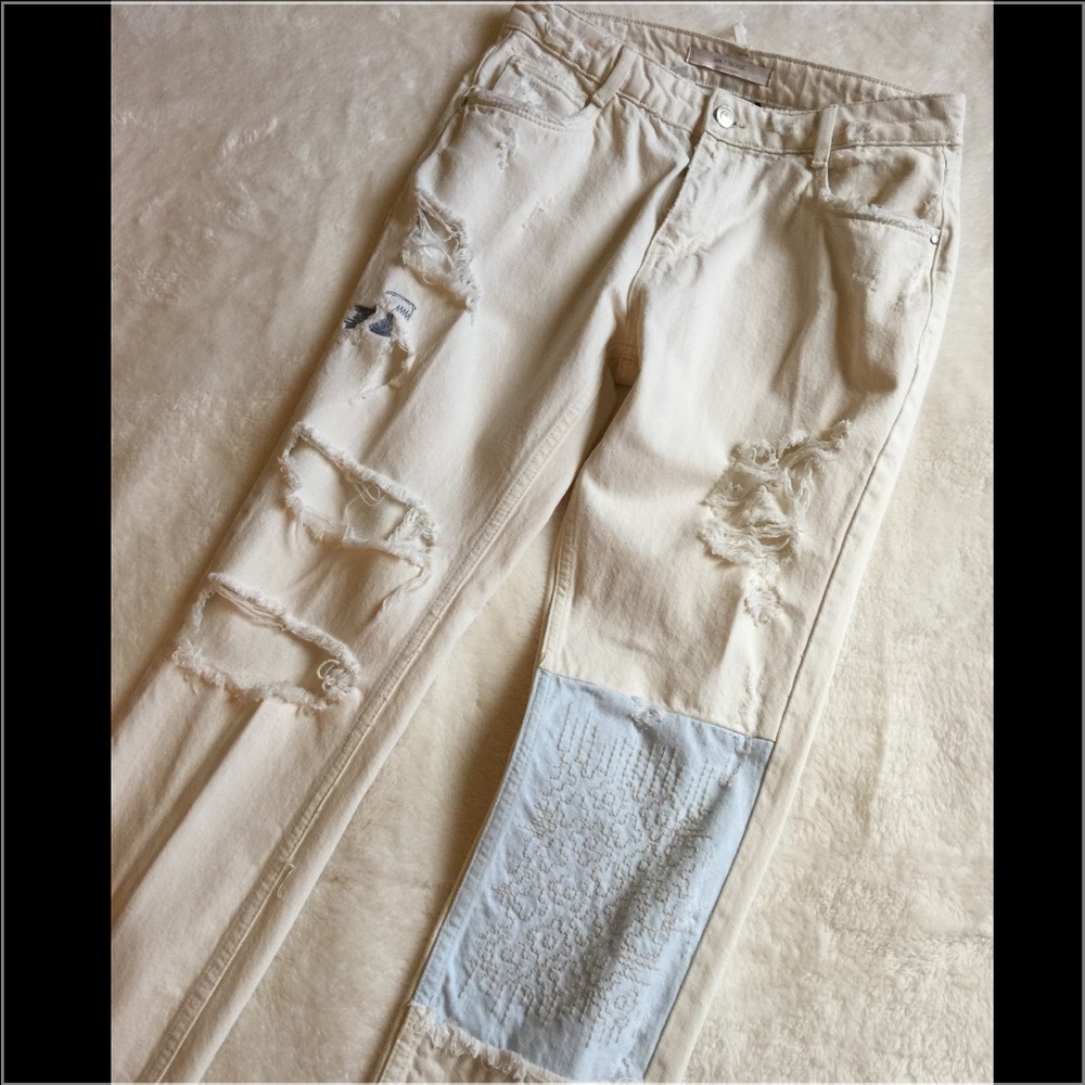 ZARA TRAFALUC RIPPED DESTROYED JEANS