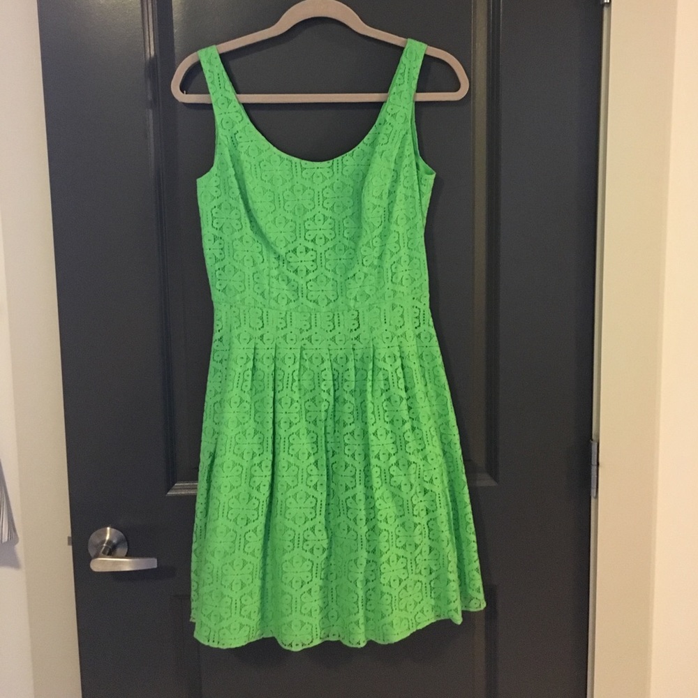 Sold! NWT Lilly Pulitzer green lace dress - Picture 1 of 4