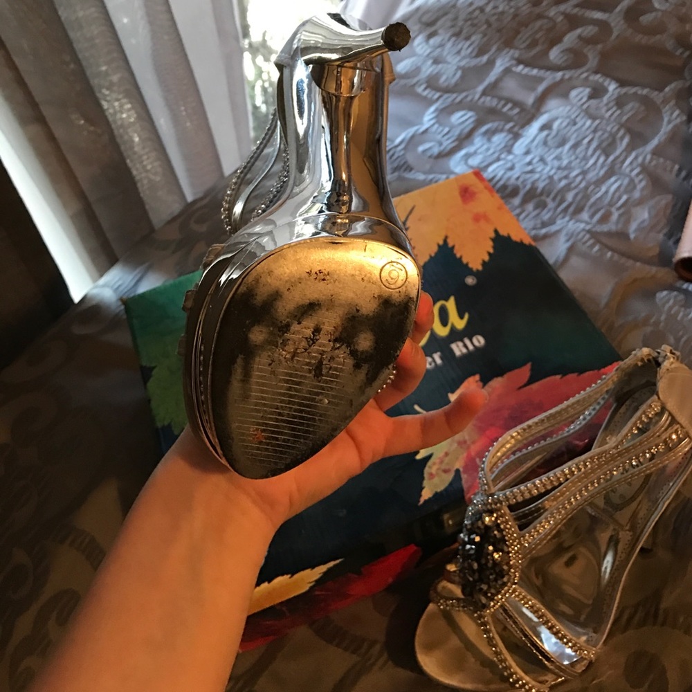 Heels - Picture 2 of 3