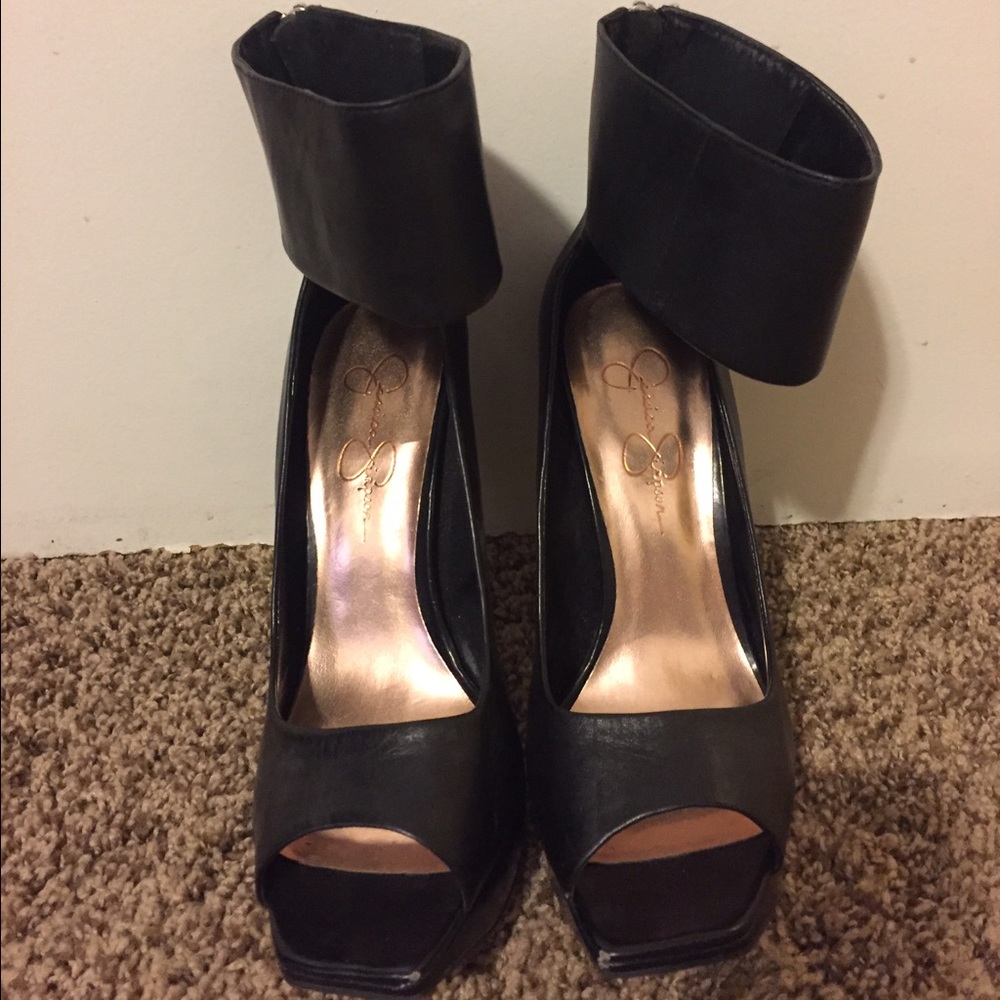 Jessica Simpson heels