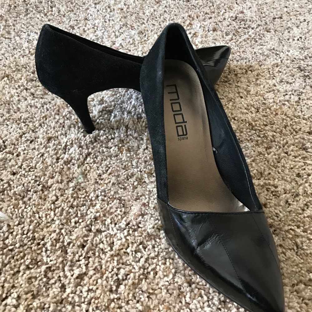 Black suede and leather pumps