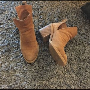 Well-worn Steve Madden Sharini Booties