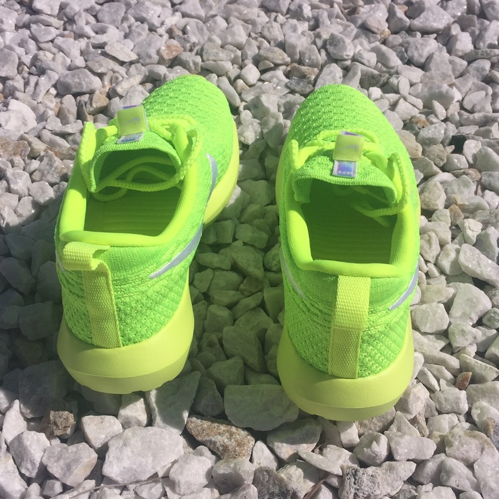 Nike Roshe FlyKnit - Picture 7 of 8