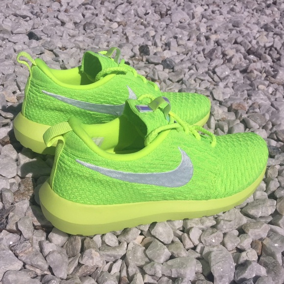 Nike Roshe FlyKnit - Picture 4 of 8