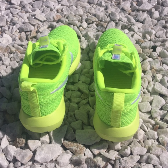 Nike Roshe FlyKnit - Picture 7 of 8