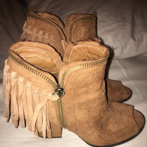 DV dolce vita bootie EUC size 8