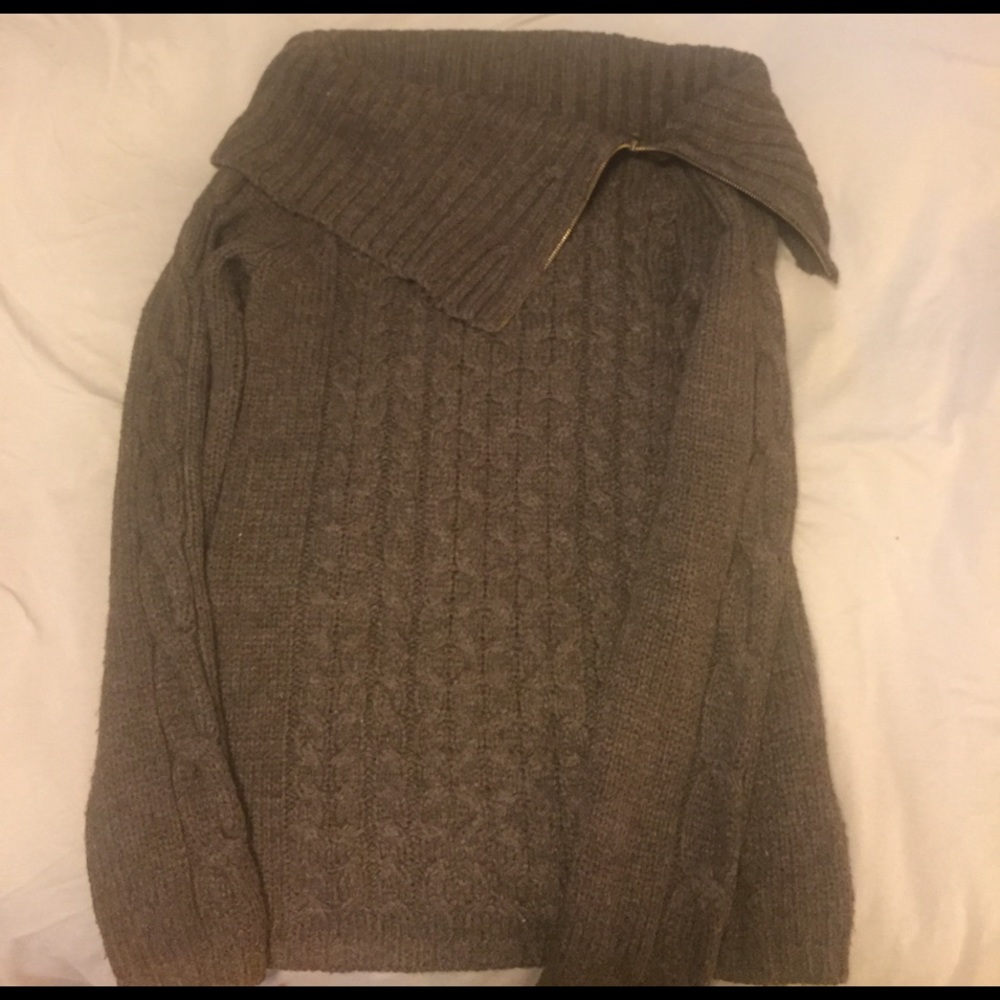 Brown thick knit sweater