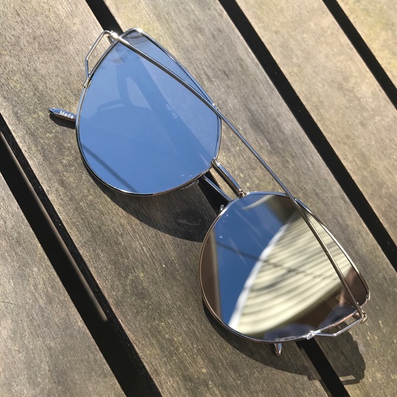 Silver framed sunnies!!! - Picture 3 of 5