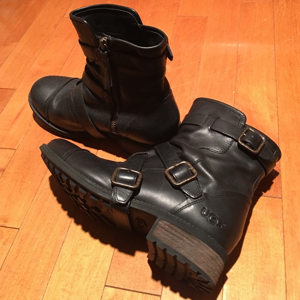 Uggs Boots leather good condition
