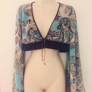 xoxo bell sleeve hippie crop top