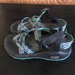 Blue-purple toe strap CHACOS size 6