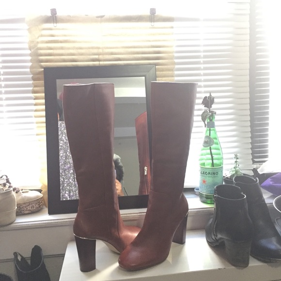 DONATED Knee High Leather Heeled Boot - Picture 2 of 5