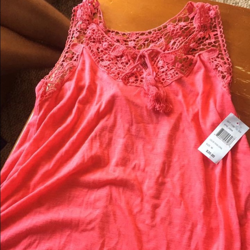 New with tags top