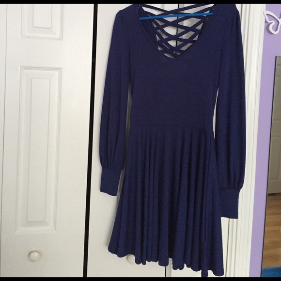 Blue dress. - Picture 1 of 1