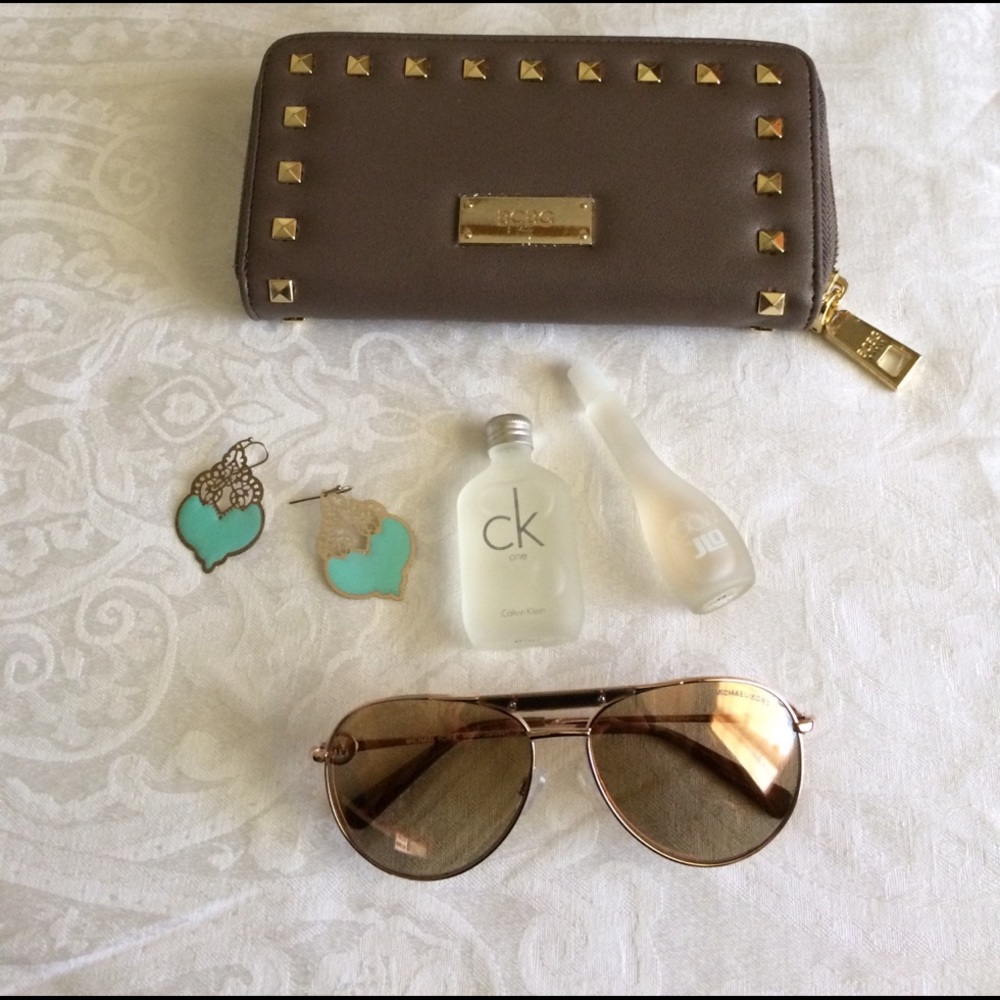 BCBG Brown around wallet clutch / new no tags
