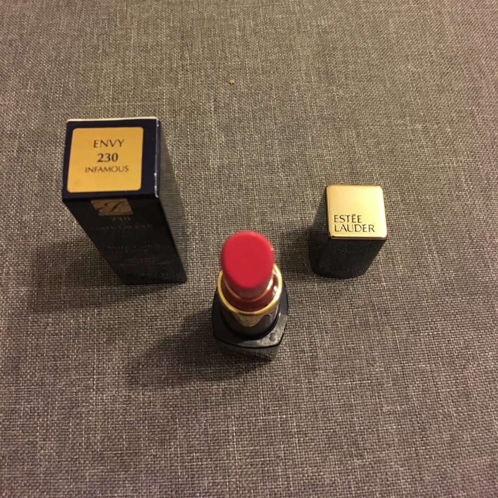 Estēe Lauder Pure Color Envy Sculpting Lipstick
