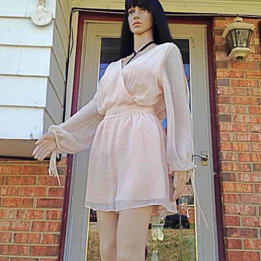 CASUAL CUT OUT LONG SLEEVES MINI ROMPER