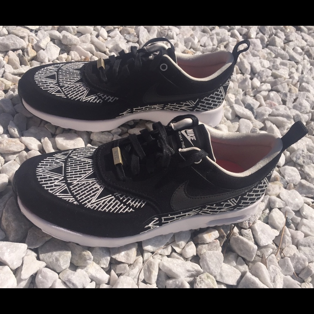 Air Max Thea LO NYC - Picture 2 of 8