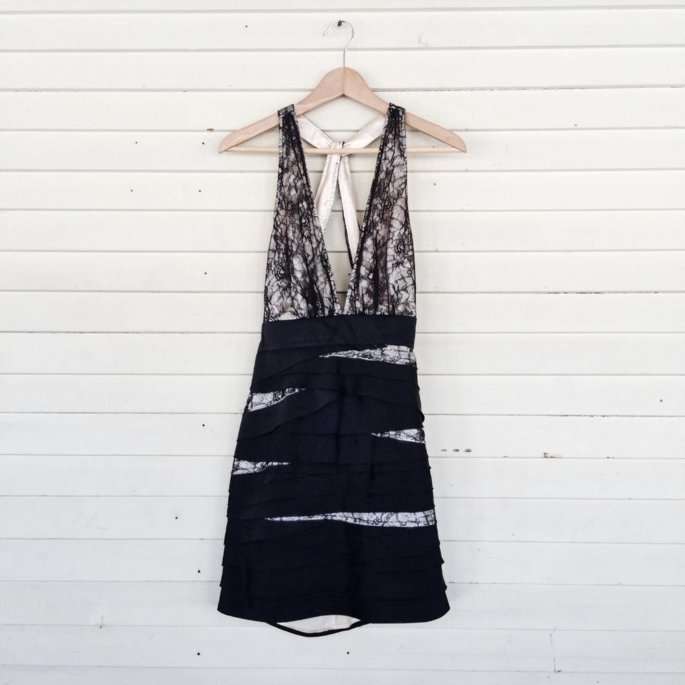 ✖️Black and Cream Lace Plunge Mini Dress✖️ - Picture 5 of 7