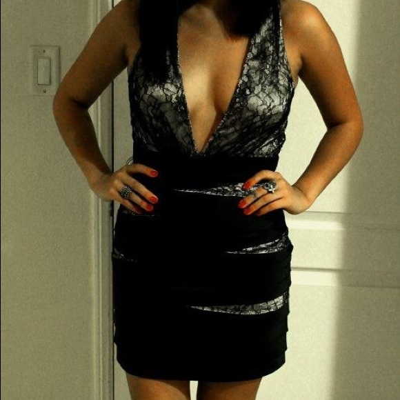 ✖️Black and Cream Lace Plunge Mini Dress✖️ - Picture 7 of 7