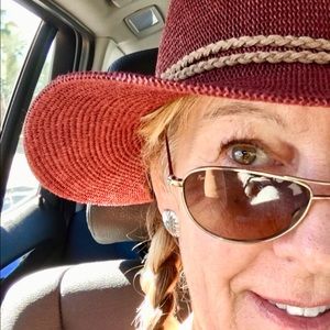 Meet your Posher, Ceci