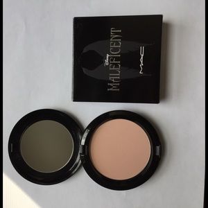 MAC Limited Edition Beauty Powder in shade Natural